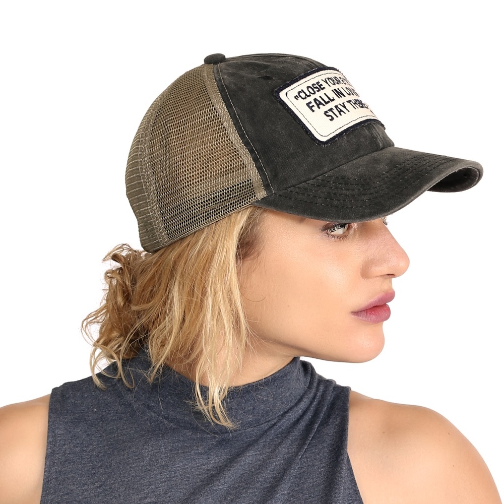 BASEBALL CAP